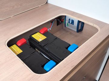 Bild 25 Mooveo VAN 54 DB Zusatzbett heizb. Abwassertank