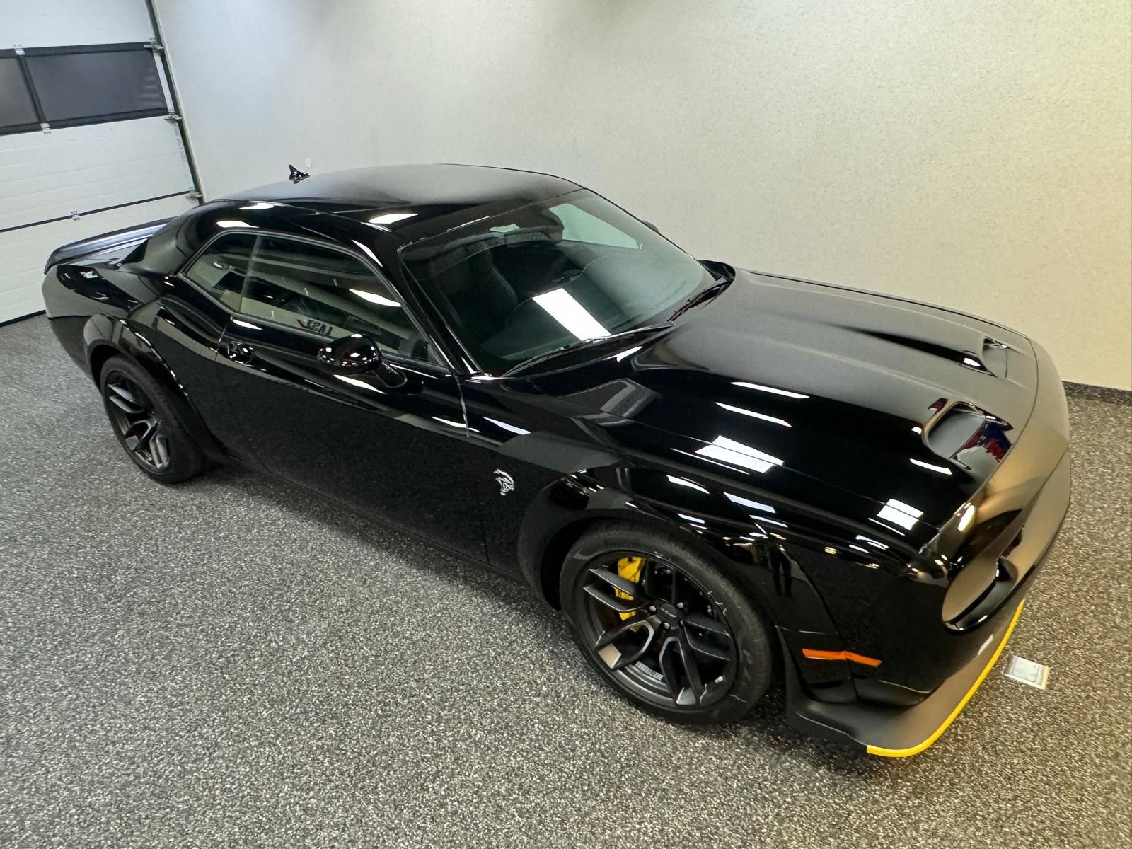 Fahrzeugabbildung Dodge HELLCAT JAILBREAK -LAST CALL-YELLOW CALIPERS