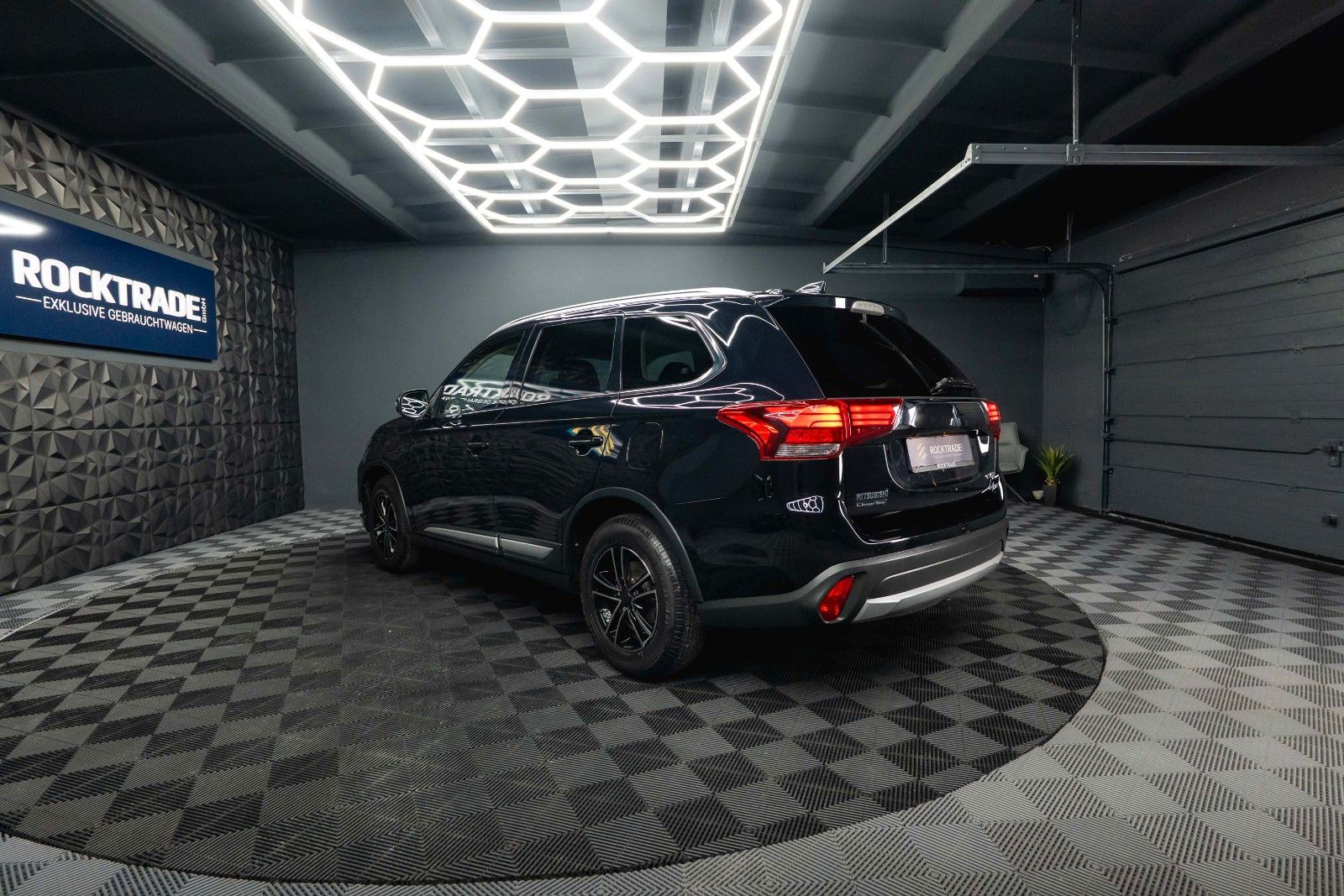 Fahrzeugabbildung Mitsubishi Outlander Edition 100 2WD | DAB | Kamera | 1Hand