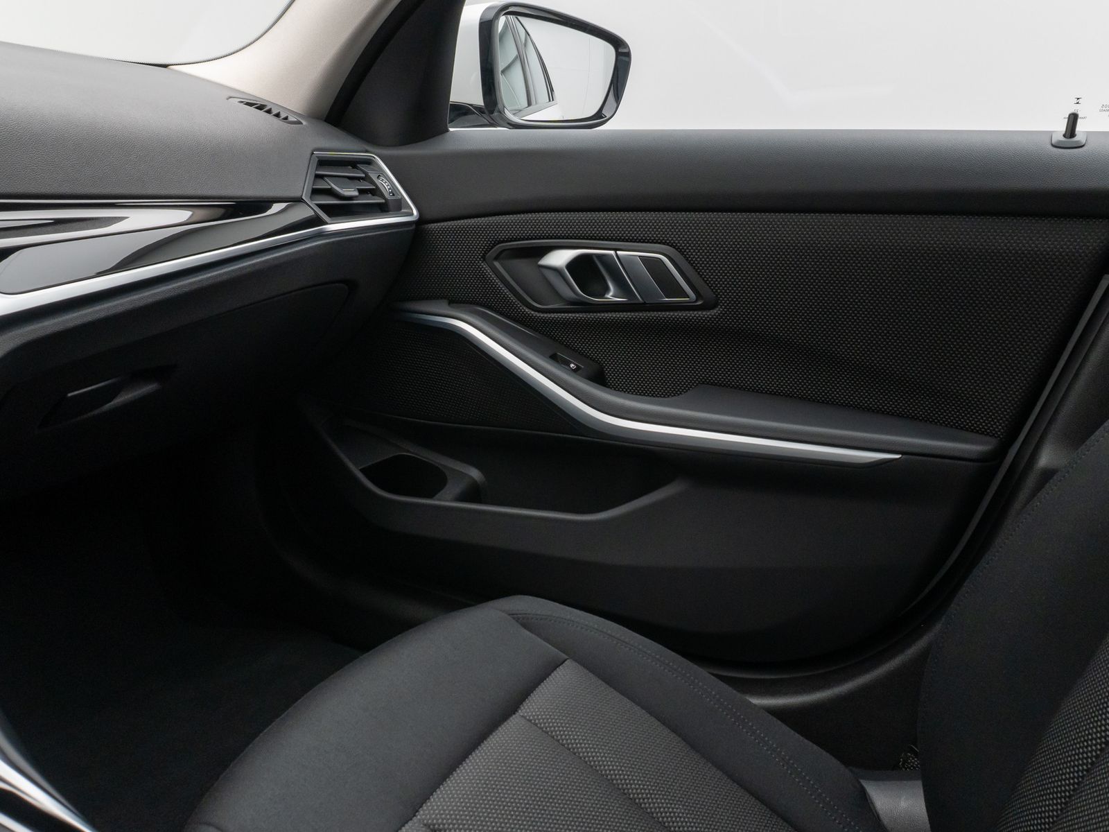 Fahrzeugabbildung BMW 320e DAB CockPitPlus PDC Geschwindigkeitsreg LED