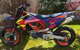 KTM 690 SMC-R 2024  - KTM SM R
