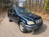 Mercedes-Benz Mercedes ML 320 w163 TOP Zustand - Mercedes-Benz ML 320 in Berlin