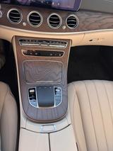 Mercedes-Benz E 220 d Autom. - - Mercedes-Benz E 220: Rot