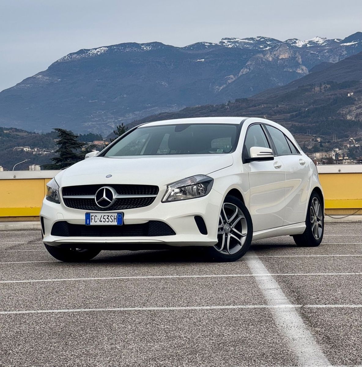 MERCEDES-BENZ Mercedes-benz A 180 Premium SOLO 84.000km