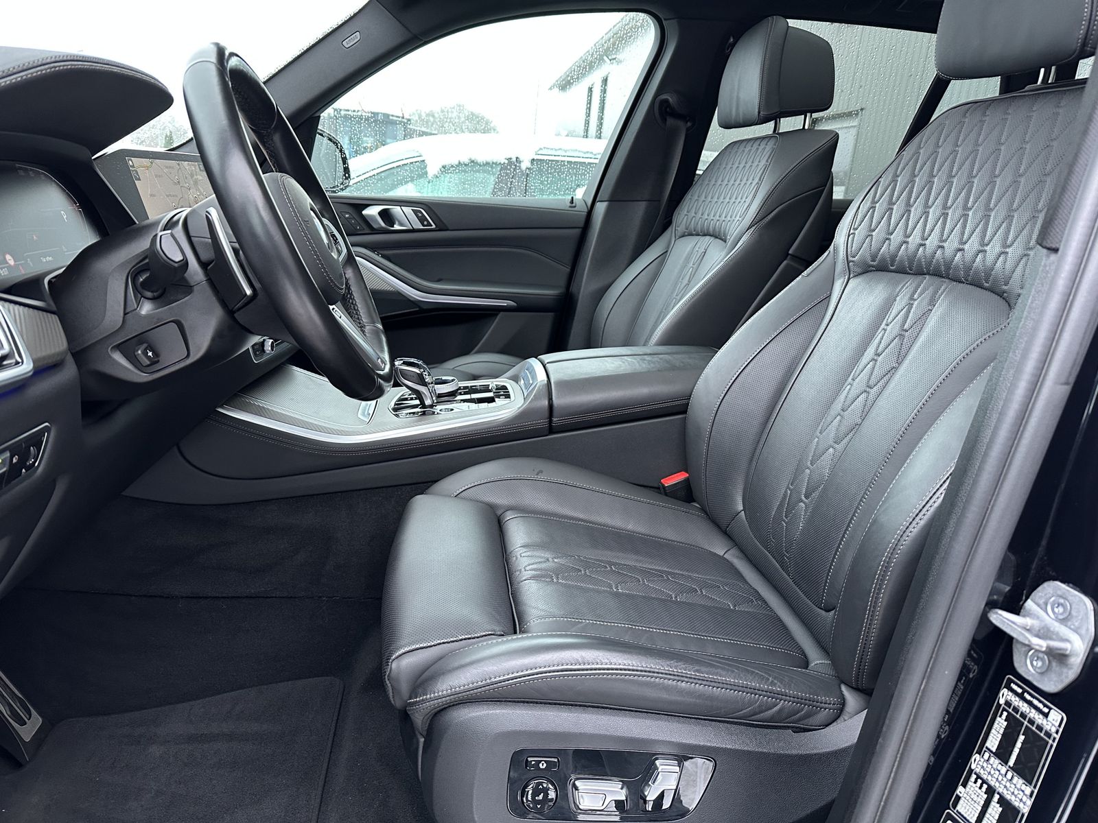 Fahrzeugabbildung BMW X5 xDrive30d M-Sport NAV+LED+PANO+360°+HEAD-UP