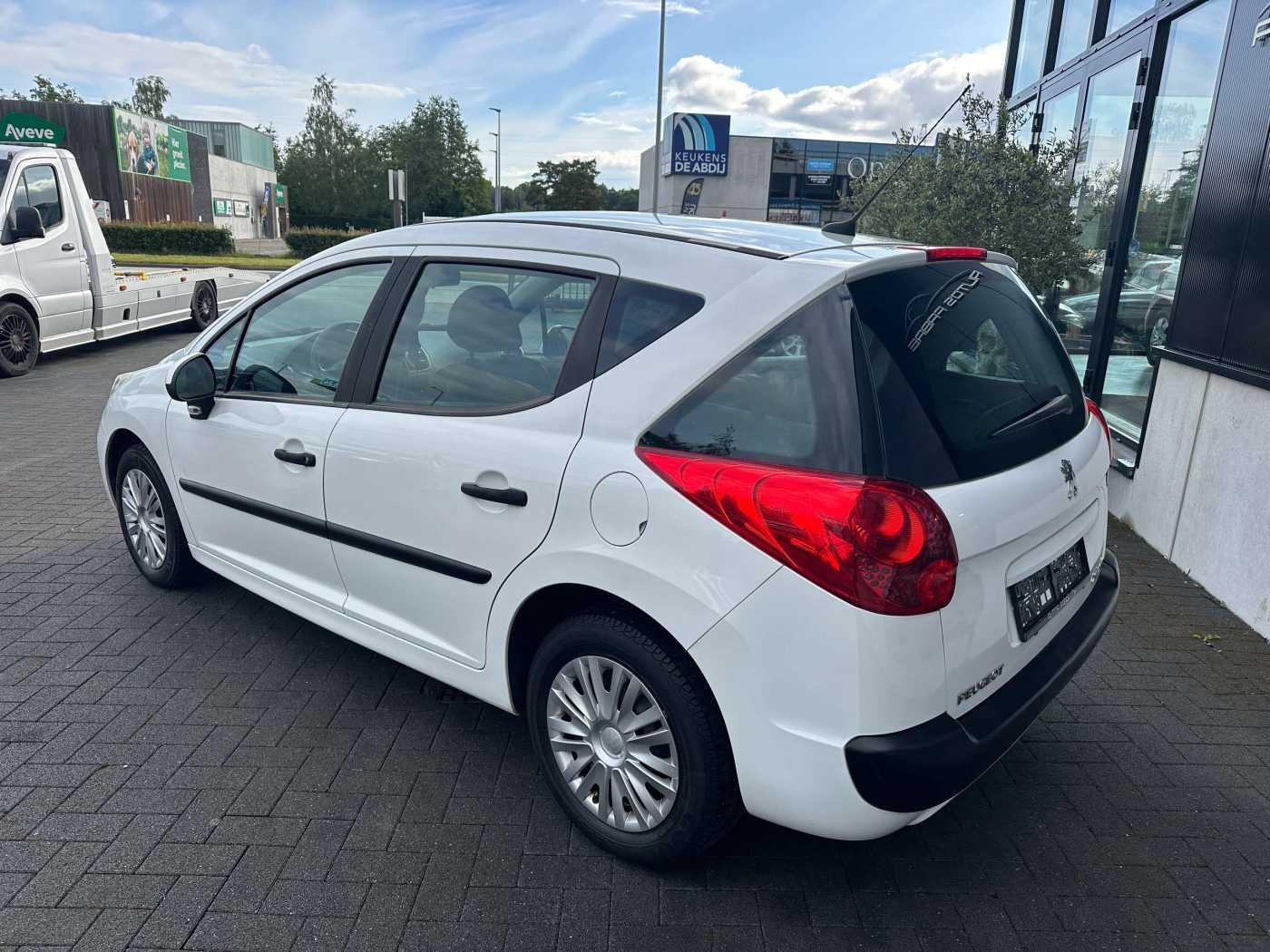 Peugeot 207 2010 — photo 5