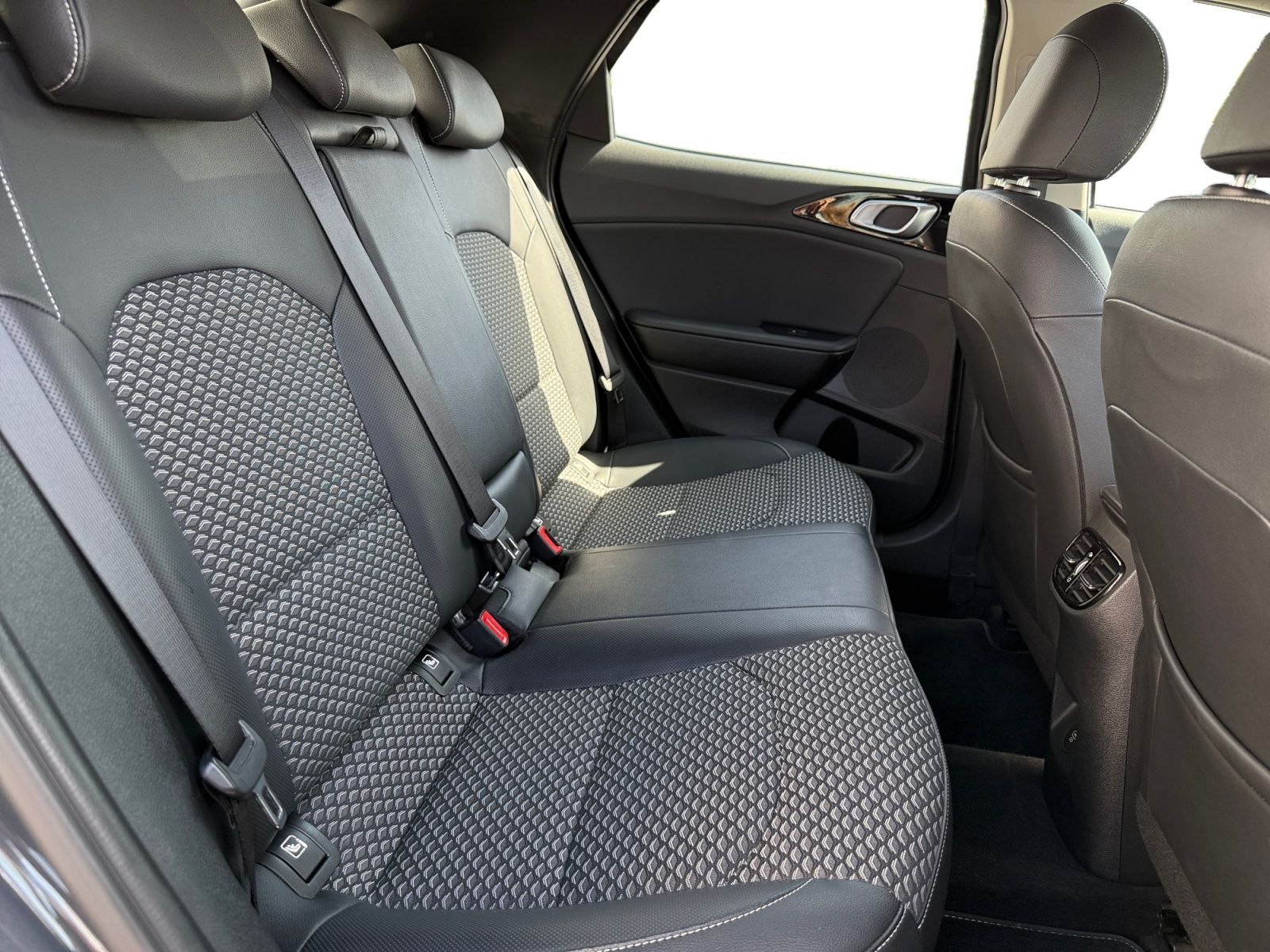 Fahrzeugabbildung Kia XCeed Xceed 1.5 T-GDI Vision RFK ACC