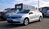 Volkswagen Jetta VI Comfortline - Volkswagen Jetta: Limousine