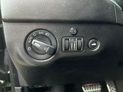 Fahrzeugabbildung Dodge Charger 5.7L R/T Autom. Blacktop Schiebedach