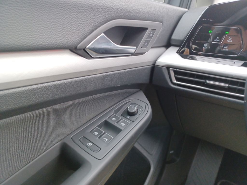 Fahrzeugabbildung Volkswagen Golf 2.0 TDI SCR DSG Life Navi, ACC, Shzg