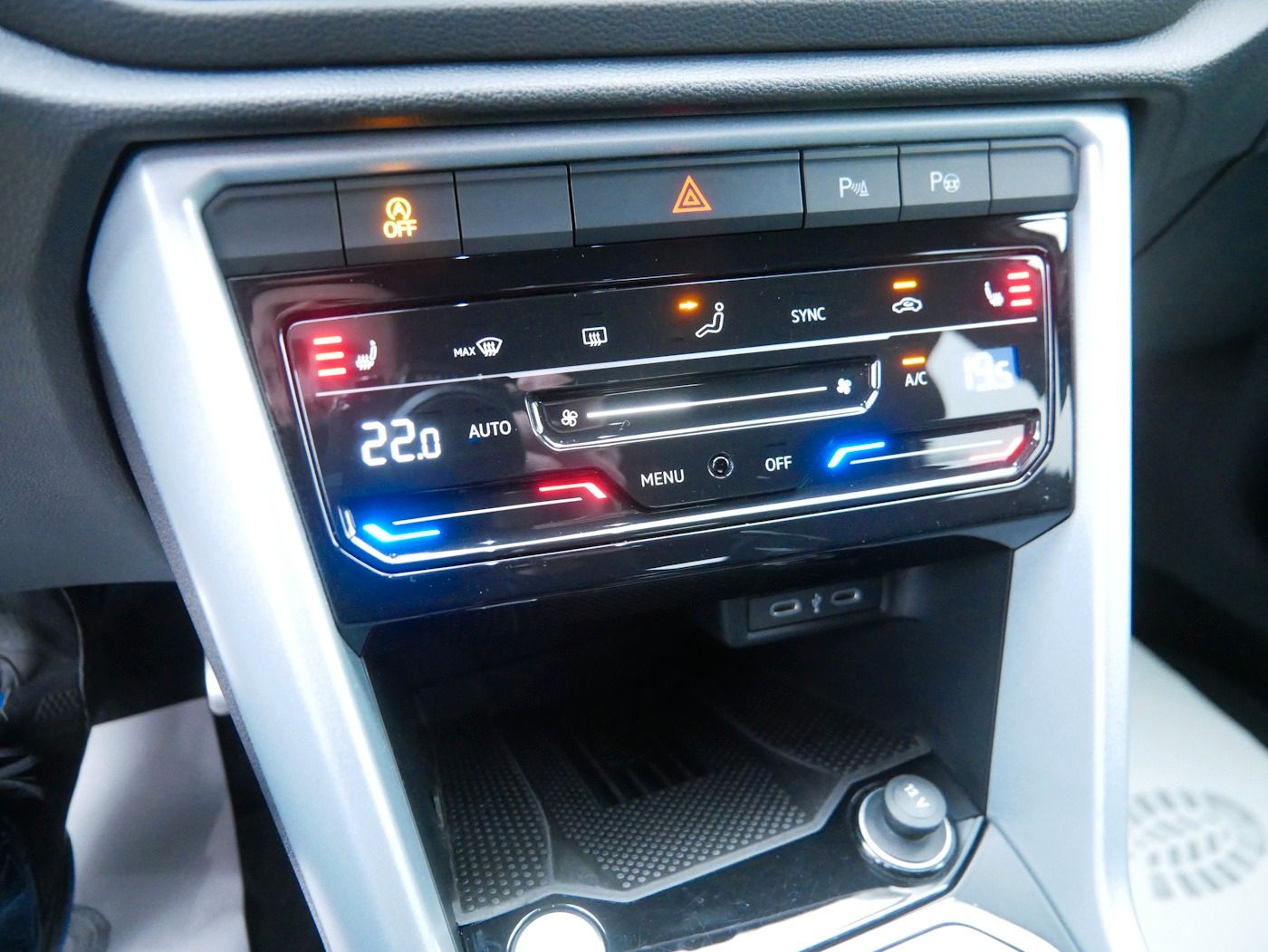 Fahrzeugabbildung Volkswagen T-Roc 2.0 TDI GOAL NEU50T AHK LED ACC SHZ+LHZ