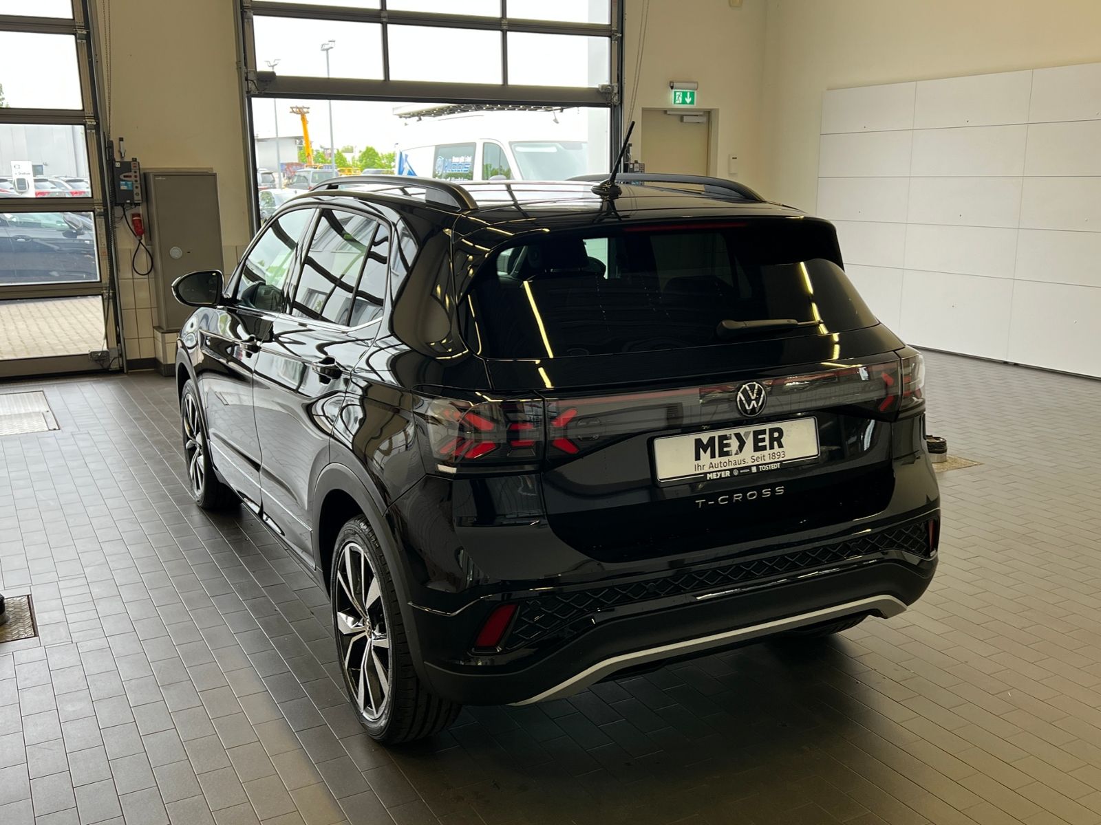 Fahrzeugabbildung Volkswagen T-Cross R-Line 1.5 TSI DSG *AHK, IQ.LIGHT, ACC,