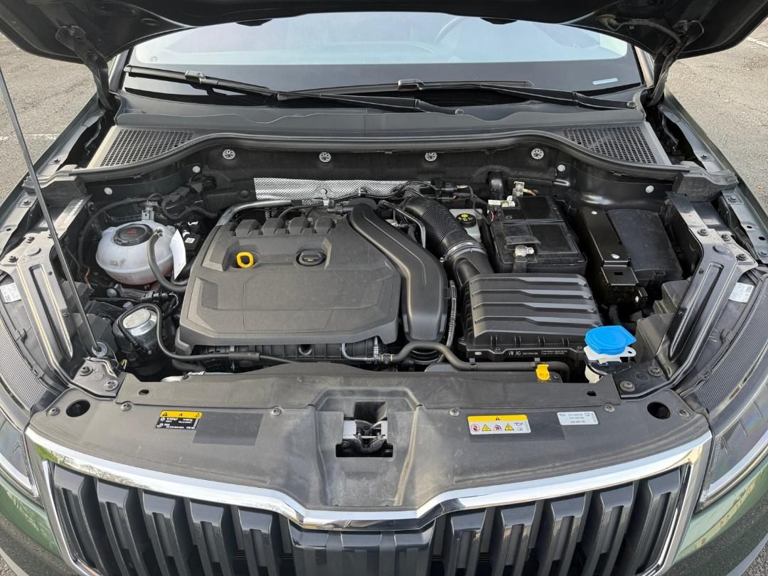 Karoq 1,5 TSI Clever Kamera Navi AHK LED Pano