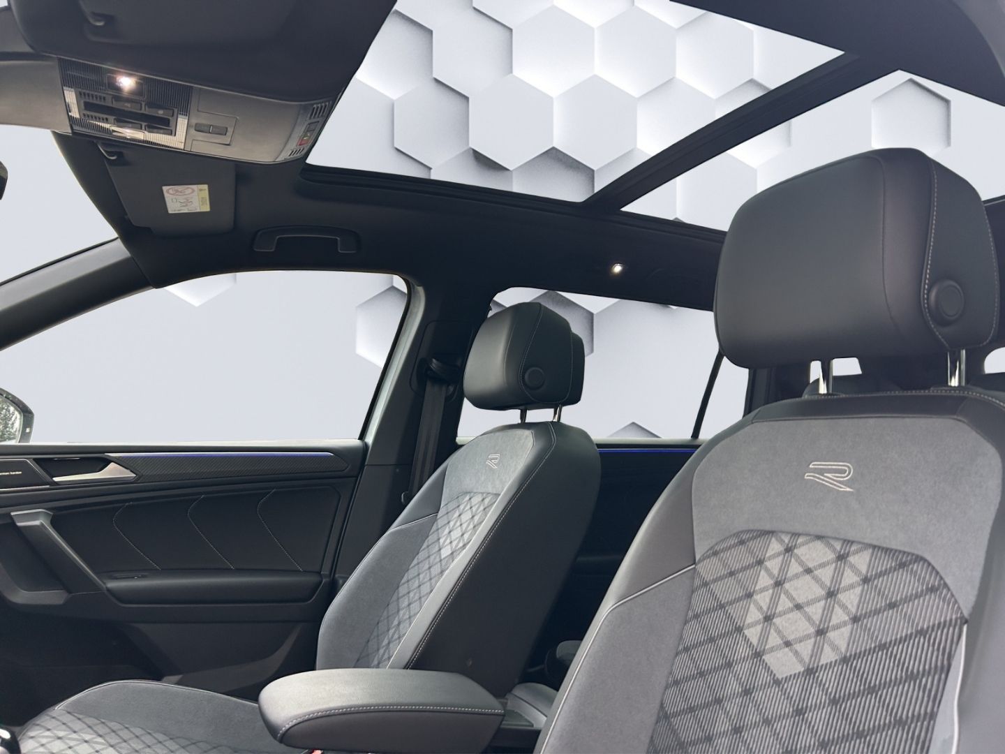 Tiguan Allspace R-Line 2.0 TDI DSG StHz 7.Sitzer