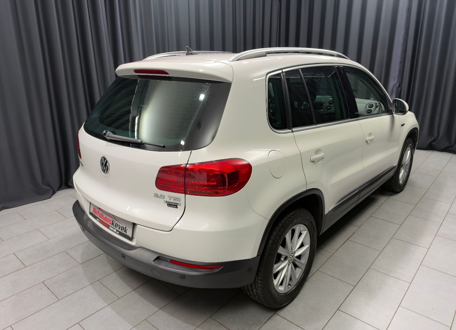 Fahrzeugabbildung Volkswagen Tiguan 2.0 TSI 4MOTION Track&Style |PANO|LEDER
