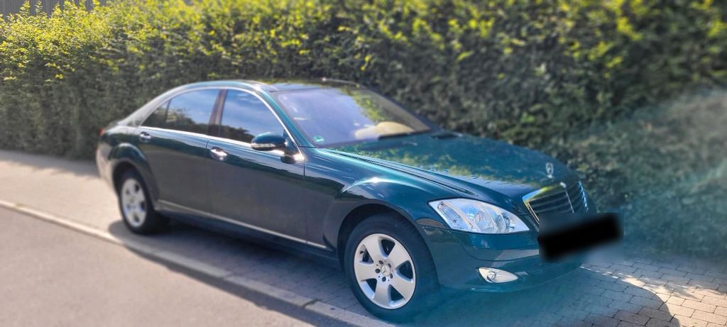 Image of Mercedes-Benz E 320