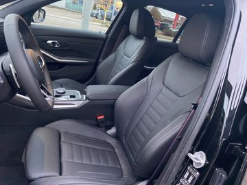 BMW 330d xDrive Limousine M Sportpaket HK HiFi DAB