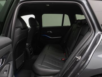 Fahrzeugabbildung BMW 320d Tour Sport Line AHK Standheizung LaserLicht