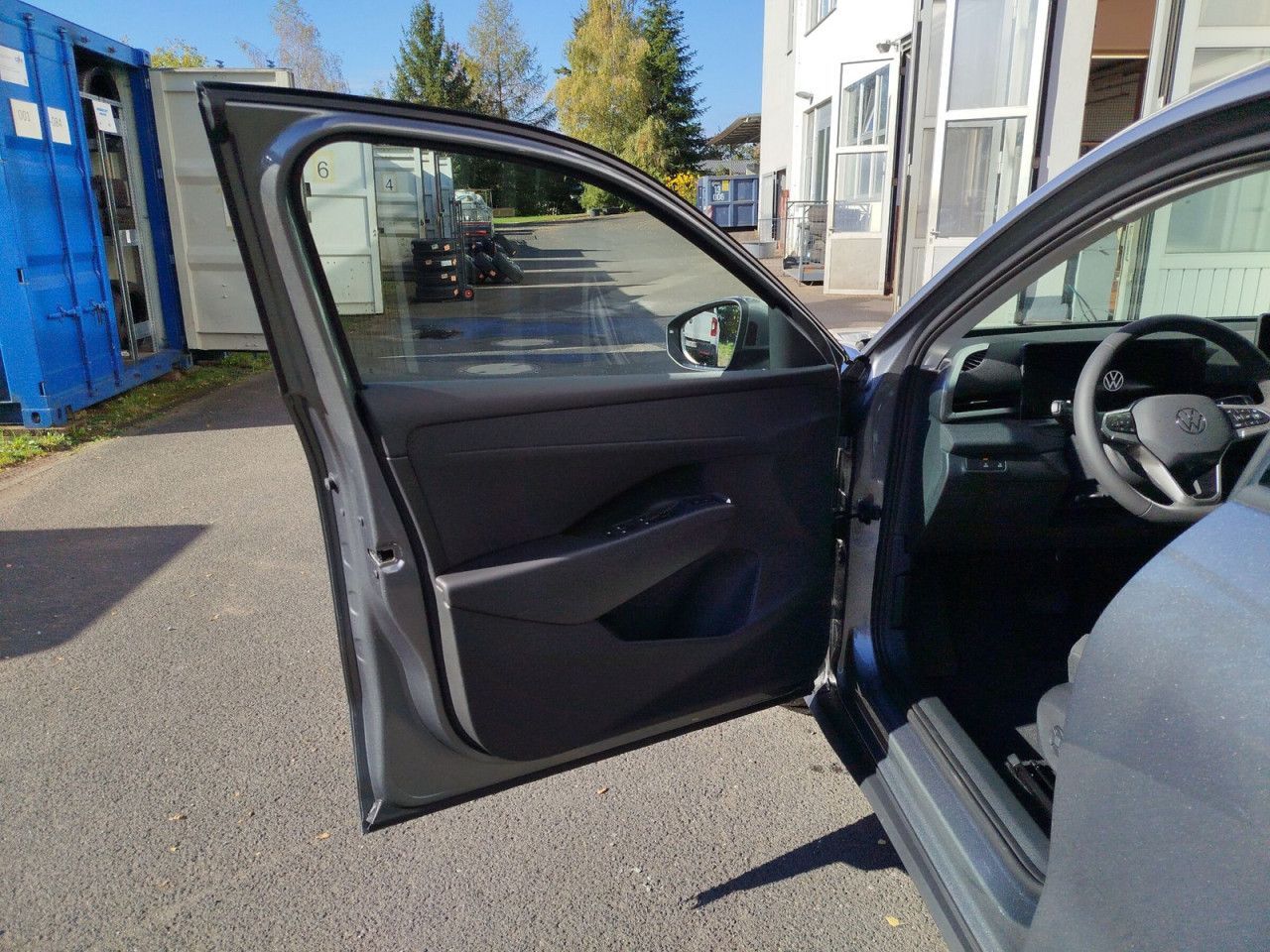 Fahrzeugabbildung Volkswagen T-Roc Life NF 1.5 B 110eTSID7F