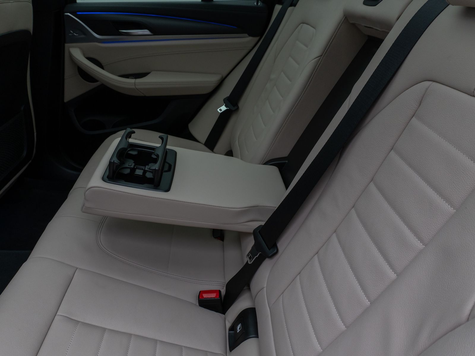 Fahrzeugabbildung BMW X3 M40i Panorama Laser 360°HUD DAB HiFi AHK ACC