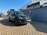 Volkswagen Tiguan Sport & Style 4Motion 2.0 TDI DSG 1. Hand - Volkswagen Tiguan mit Diesel-Antrieb: Schwarz, Stoff