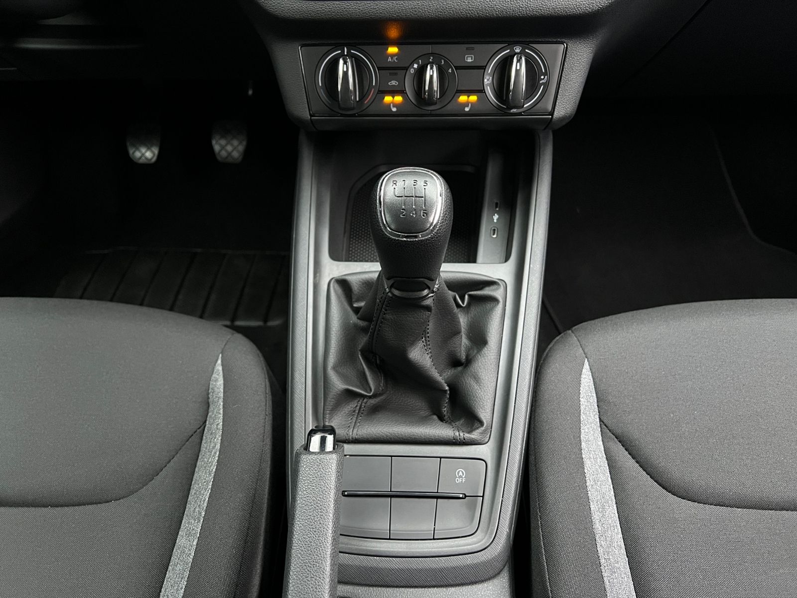 Fahrzeugabbildung SKODA Scala COOl PLUS 1.0 TSI *LED, Klima, Sitzhzg., S