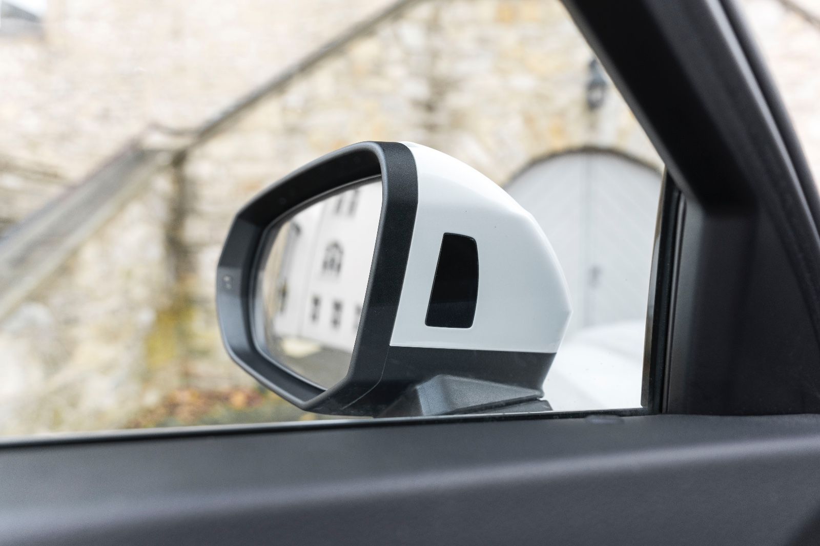 Fahrzeugabbildung Audi Q3 35 TDI QUATTRO DSP LED TOTW NAV TEMPOMAT