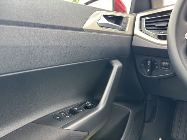 Polo MOVE 1.0TSi 70kW SG LED GJR Navi PDC AppCon