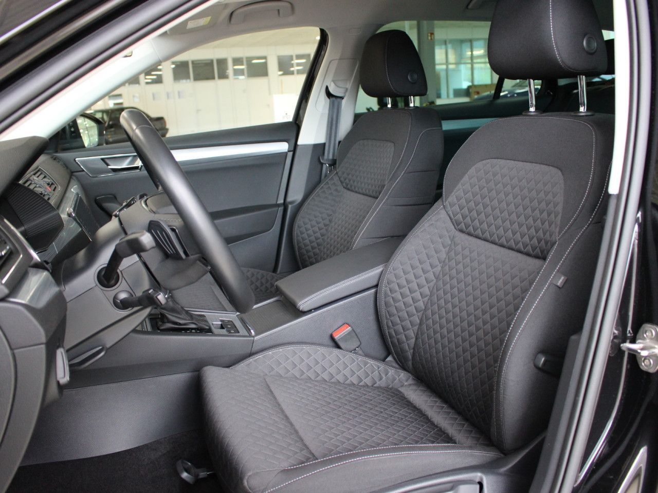 Fahrzeugabbildung SKODA Superb Combi 1.5 TSI ACT Ambition ACC/Navi/PDC