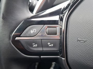 Peugeot 5008 Allure Pack 1.2 136 Kam.+KeyLess+LED+Navi