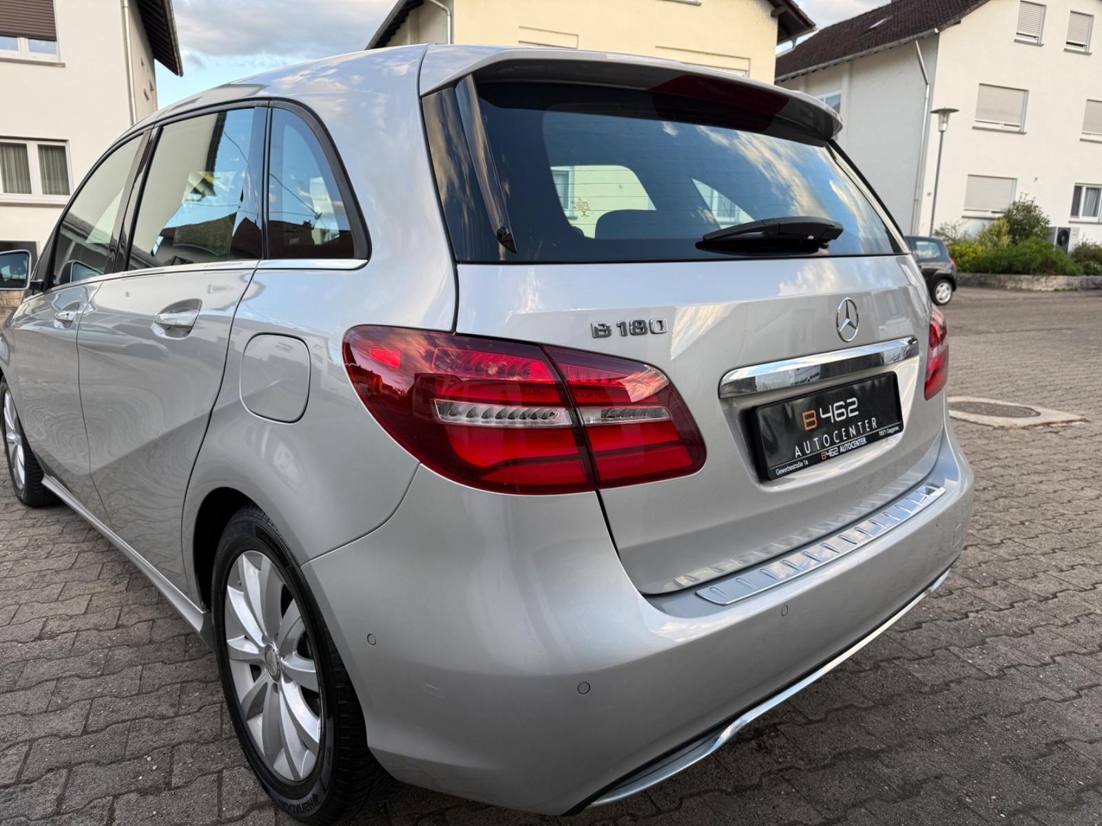Mercedes-Benz B 180 BlueEfficiency Edition *82tkm* LED Shzg