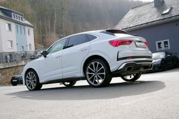 Audi RS Q3 Sportback quattro*RS-Sportsitze,AHK,Pano*