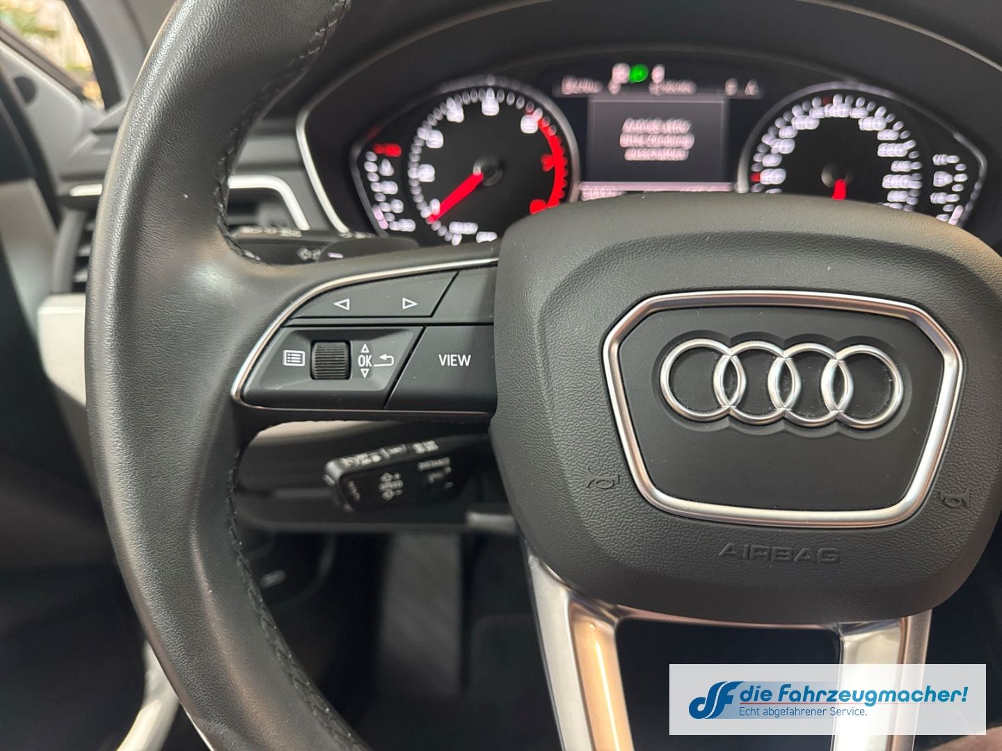 Fahrzeugabbildung Audi A4 Avant 40 TFSI advanced HUD Navi Soundsystem L