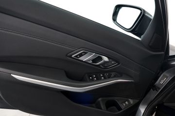 BMW 320i Touring M Sport Shadow LASER ACC RFK 19"