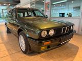 BMW Touring 6500Km n. Überarbeitung Top Sammlerzustd - BMW 325 in Solingen