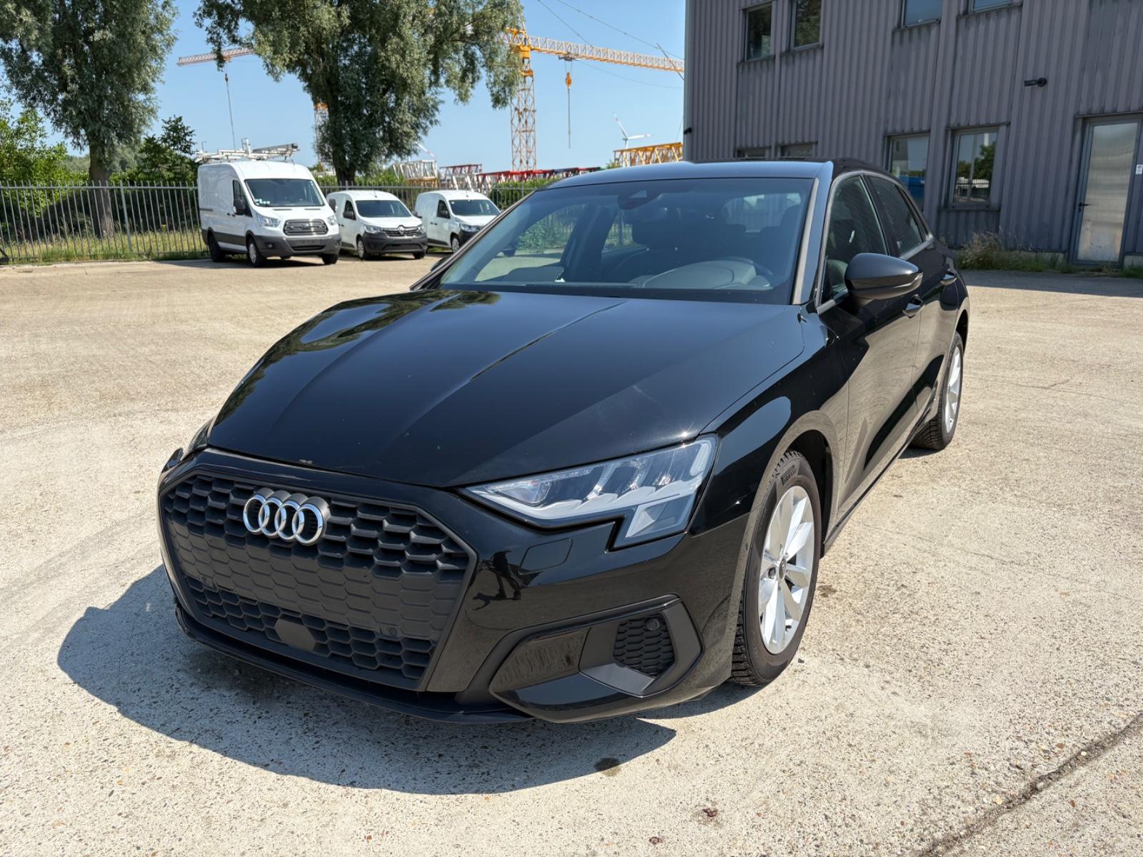 Audi A3 SPORTBACK 30 1.0TFSI  /  S-TRONIC