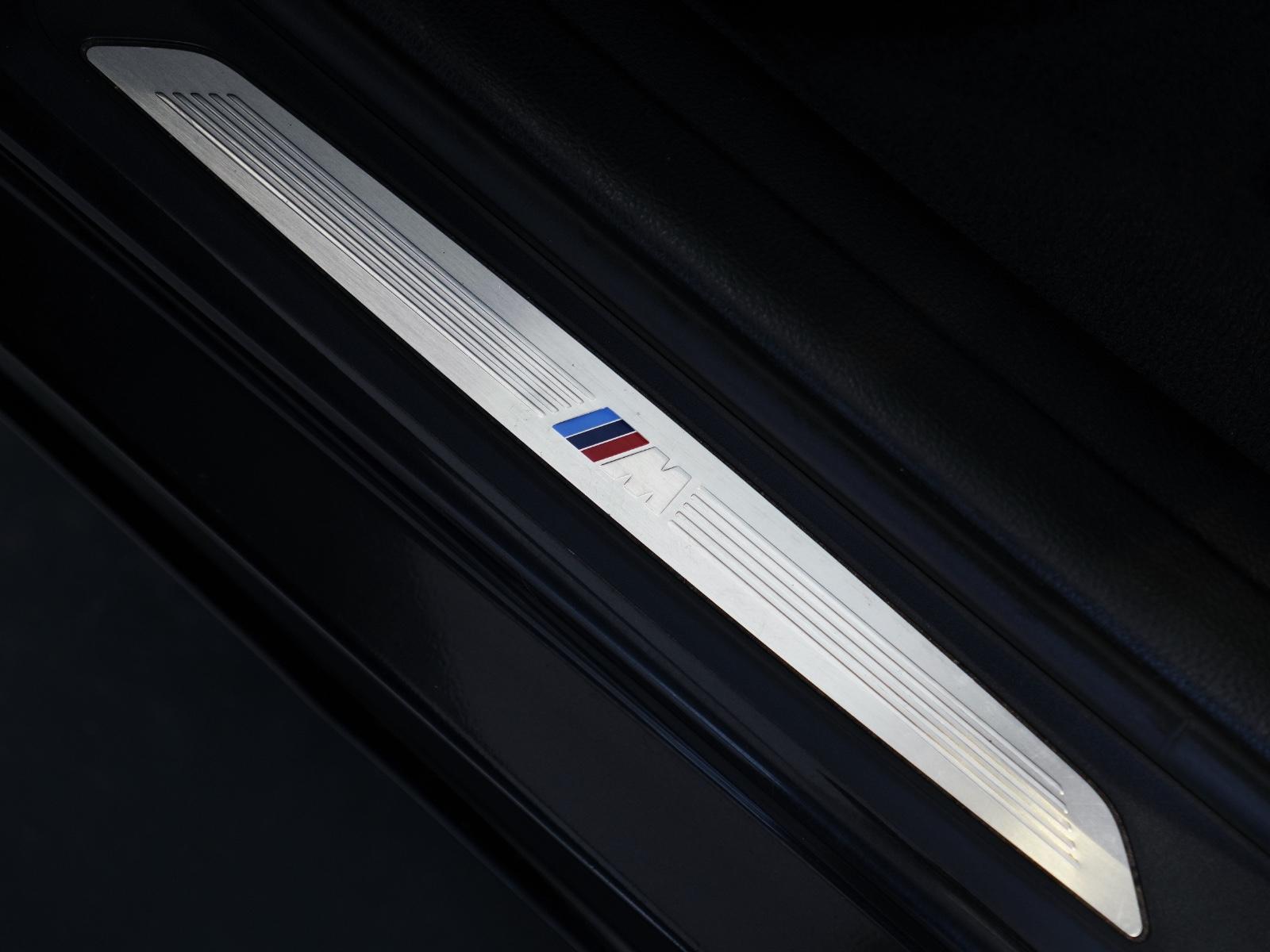 BMW 330i Limousine M-Sport CARBON/R-KAM/MEMORY/LEDER