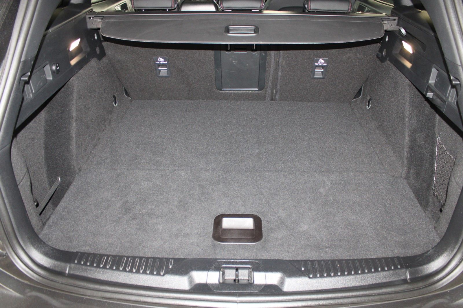 Fahrzeugabbildung Ford Focus ST-Line X Aut. LED ACC Leder Pano HUD Wint