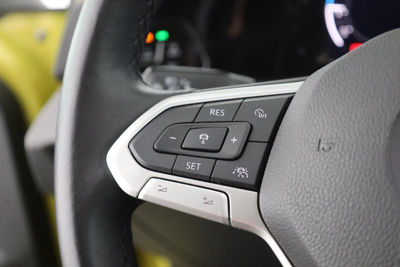 Volkswagen Golf VIII 1.5 TSI Style LED Navi ACC Panorama, миниатюра 15