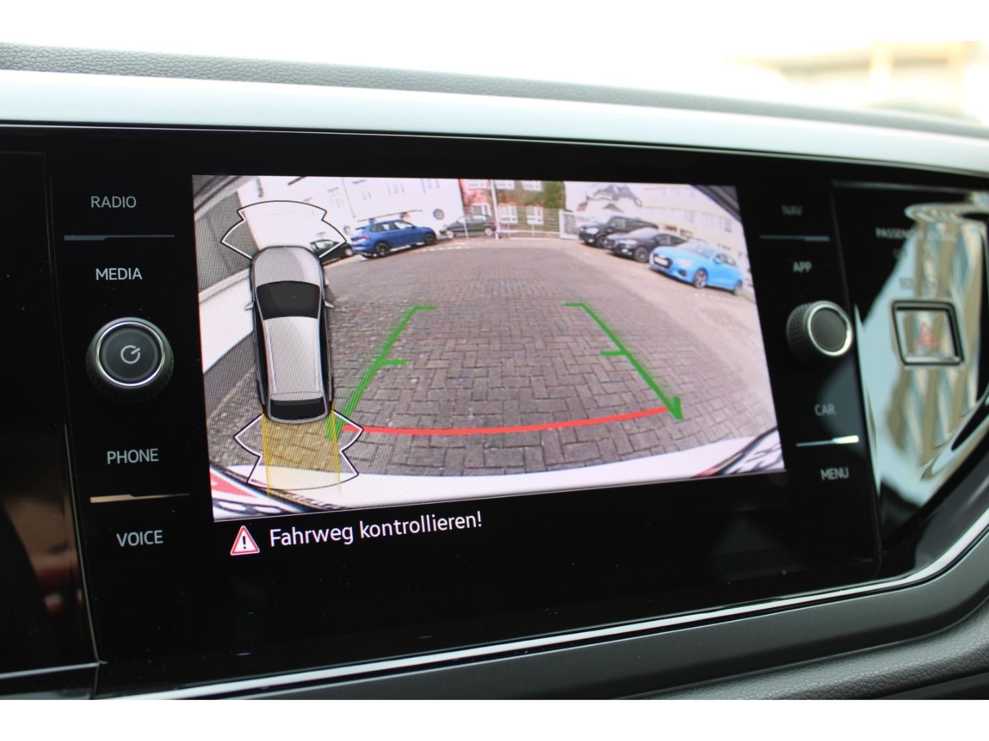 Fahrzeugabbildung Volkswagen Taigo 1.0 TSI R-Line LED ACCSHZ OPF Sportpaket N