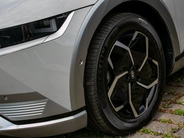 Hyundai Ioniq 5 Uniq Elektro 4WD Autobahnassistent