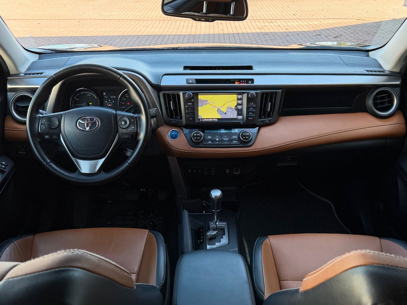 Fahrzeugabbildung Toyota RAV 4 2.5 Hybrid Executive 4x4 *Nav*AHK*LED*RFK*