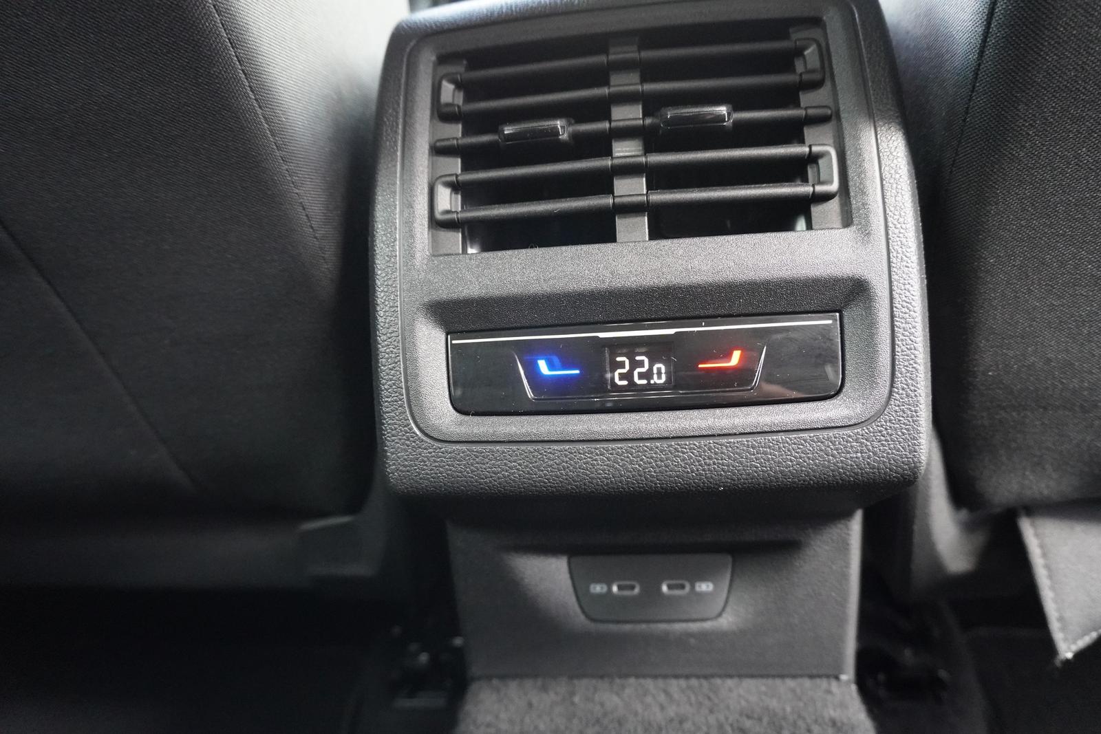 Volkswagen Golf VIII Variant 2.0 TDI R-Line LED Navi AHK, миниатюра 26