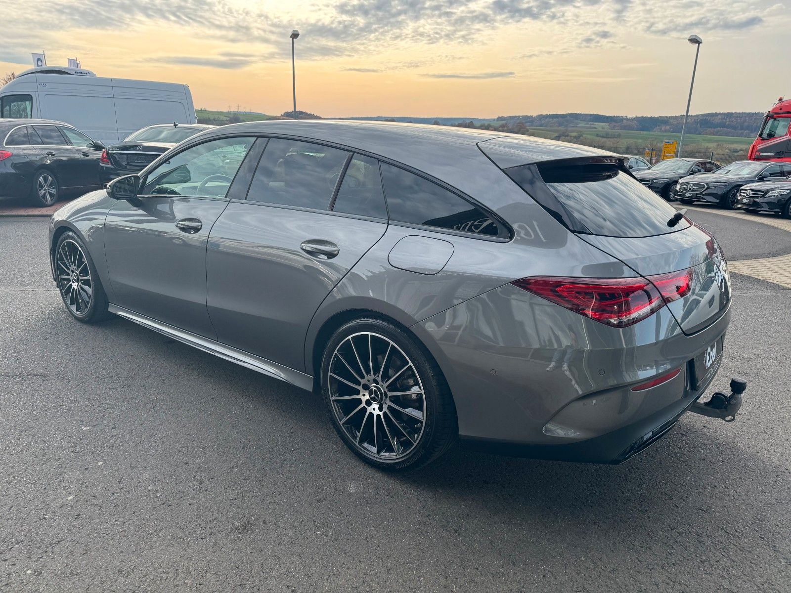 Fahrzeugabbildung Mercedes-Benz CLA 200d SB Edition+AMG+AHK+MultiBeam+Ambiente