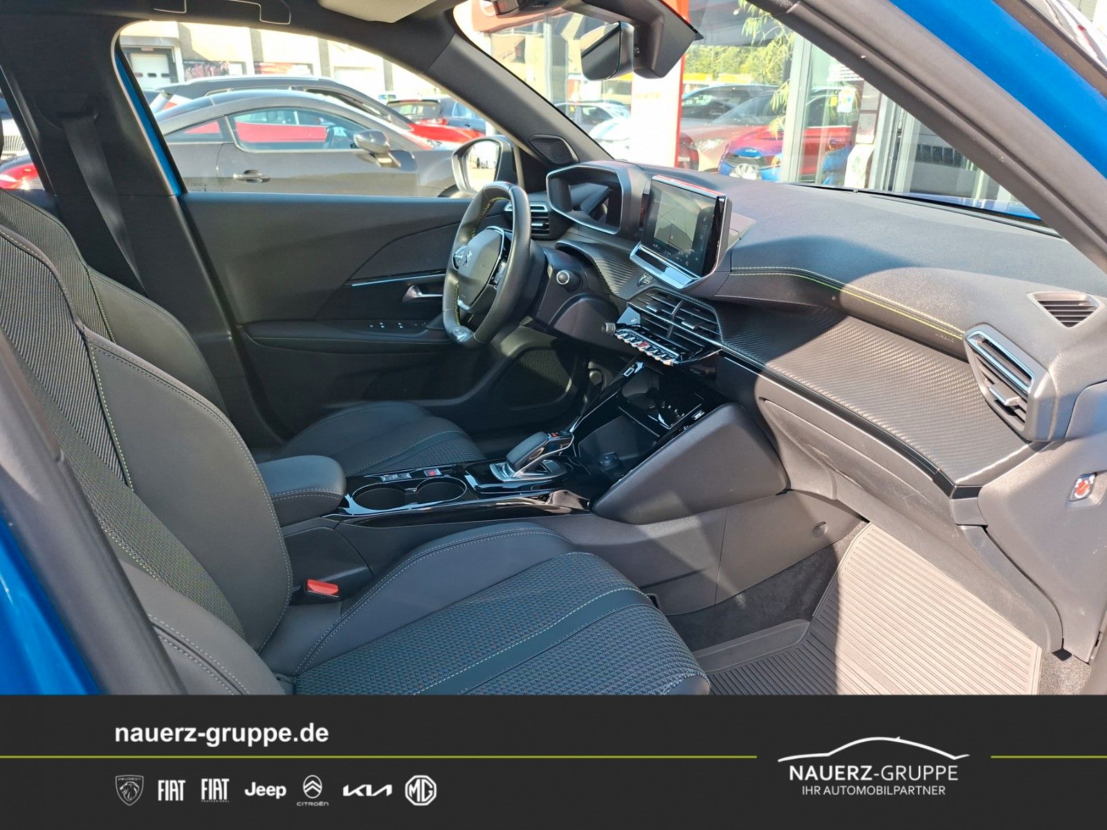 Fahrzeugabbildung Peugeot e-2008 GT Schiebedach Keyless Navi Rückf.Kamera