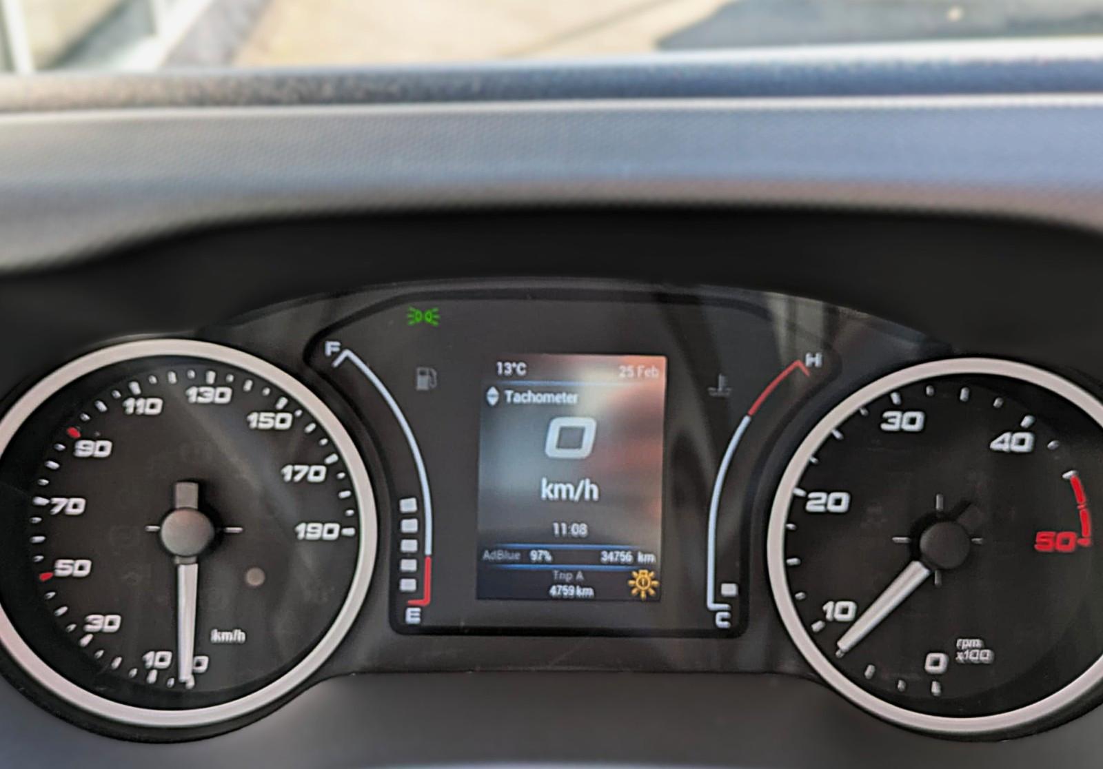 Iveco Daily DOKA KASTEN 6 SITZE KLIMA NAVI STANDH. CAM