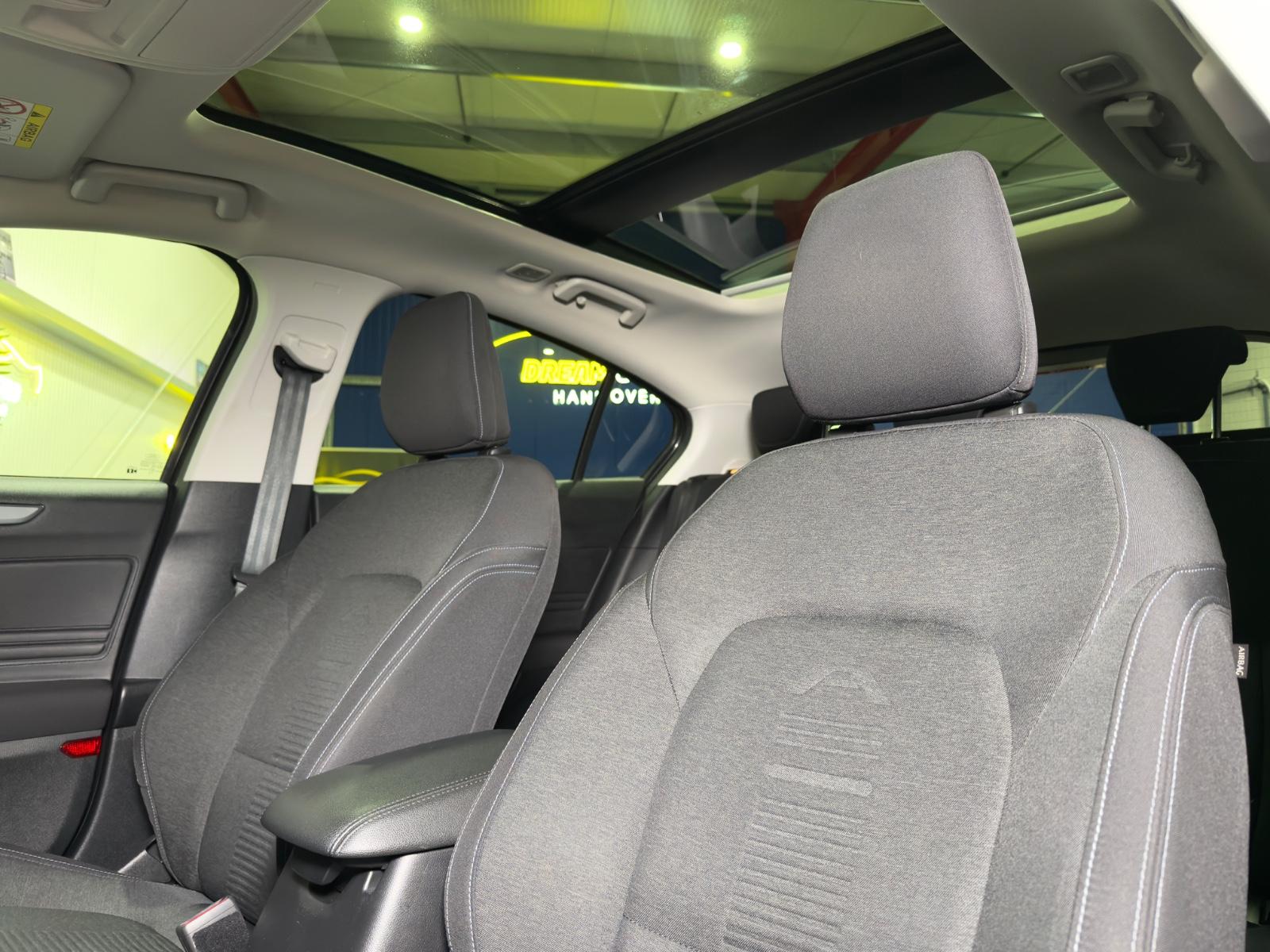 Ford Focus Lim. Active*PANO*HEAD-UP*KAMERA*SPURHALTE