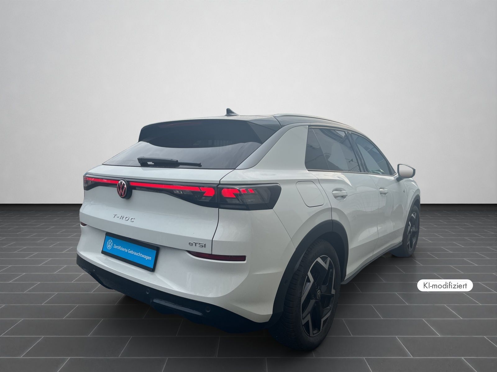 Volkswagen T-Roc R-LINE 1.5 TSI DSG LED PLUS NAVI AHK REAR foto 2