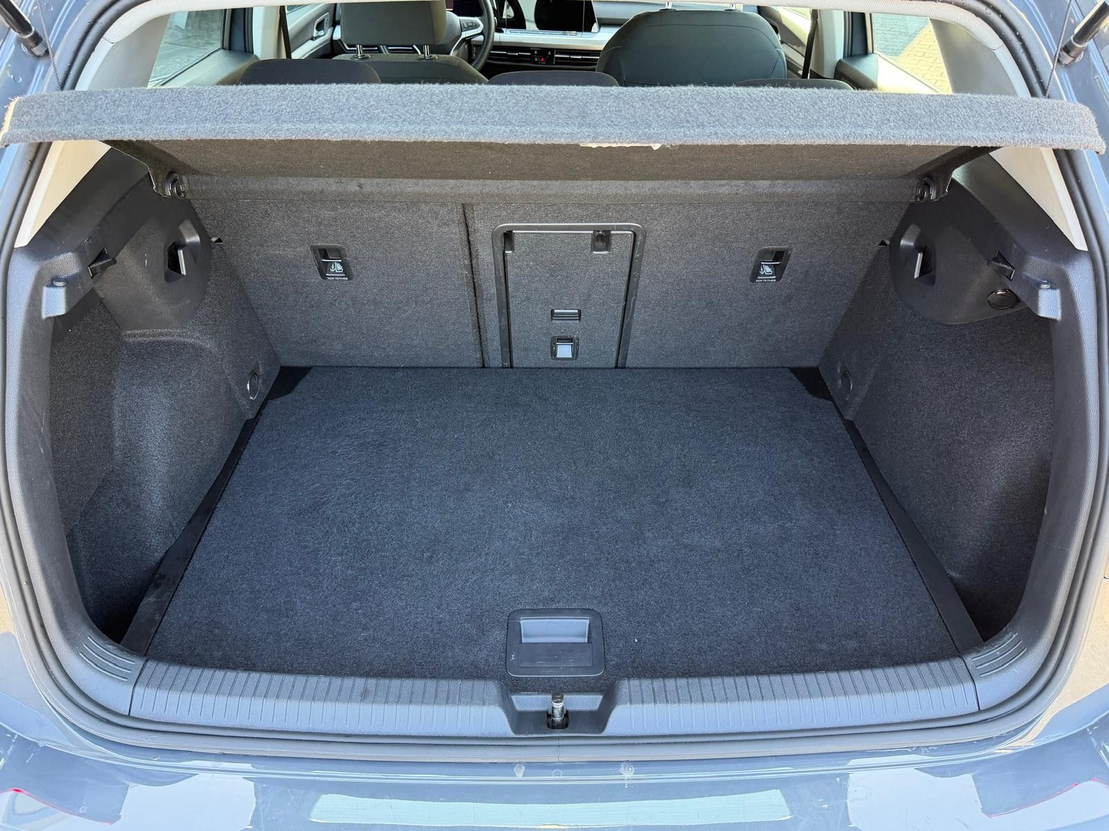 Fahrzeugabbildung Volkswagen Golf VIII 2.0d Life VIRTU+LED+NAVI+SHZ+ACC+PDC+