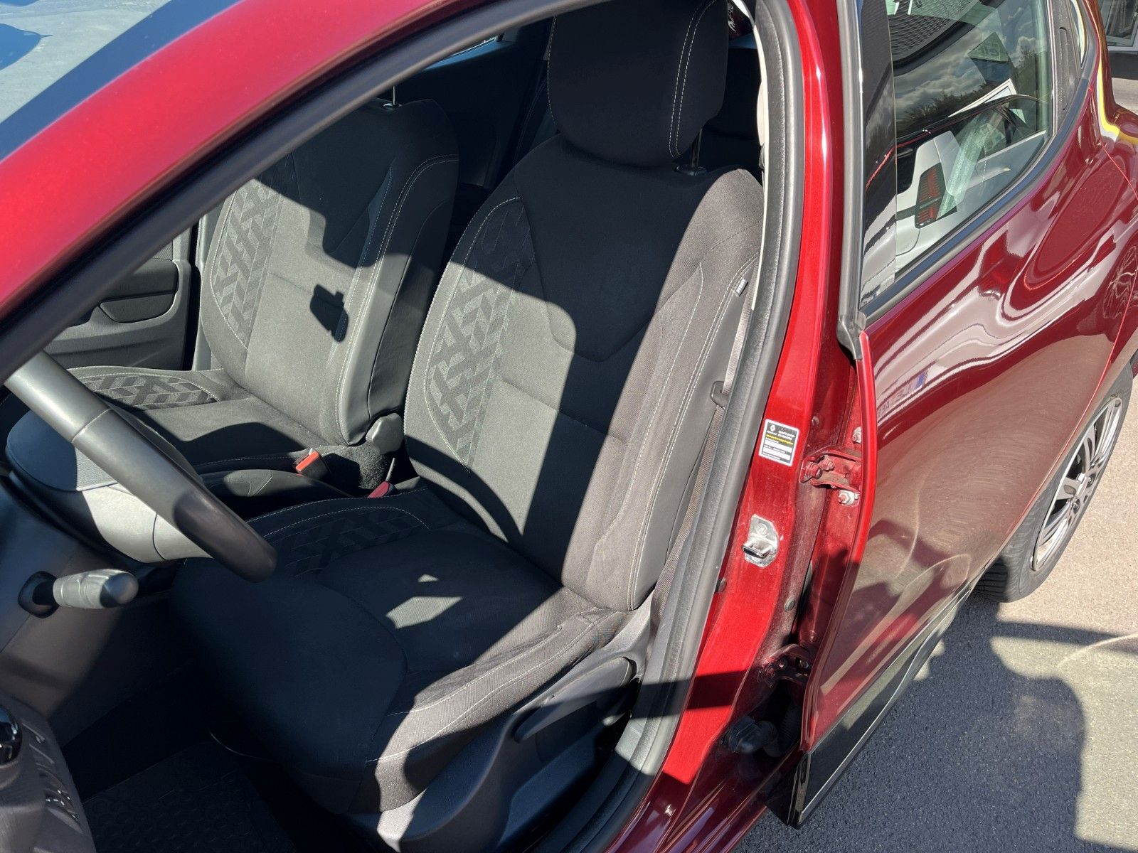 Fahrzeugabbildung Renault Clio IV Limited